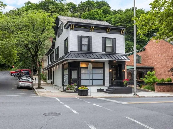 100 N 4th St, Easton, PA 18042