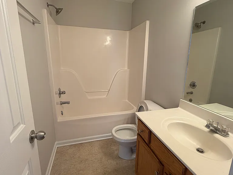 1217 Eastwoods Dr — Photo 13