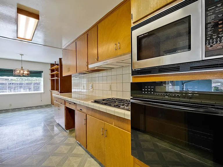 160 Kit Carson Ct — Photo 29