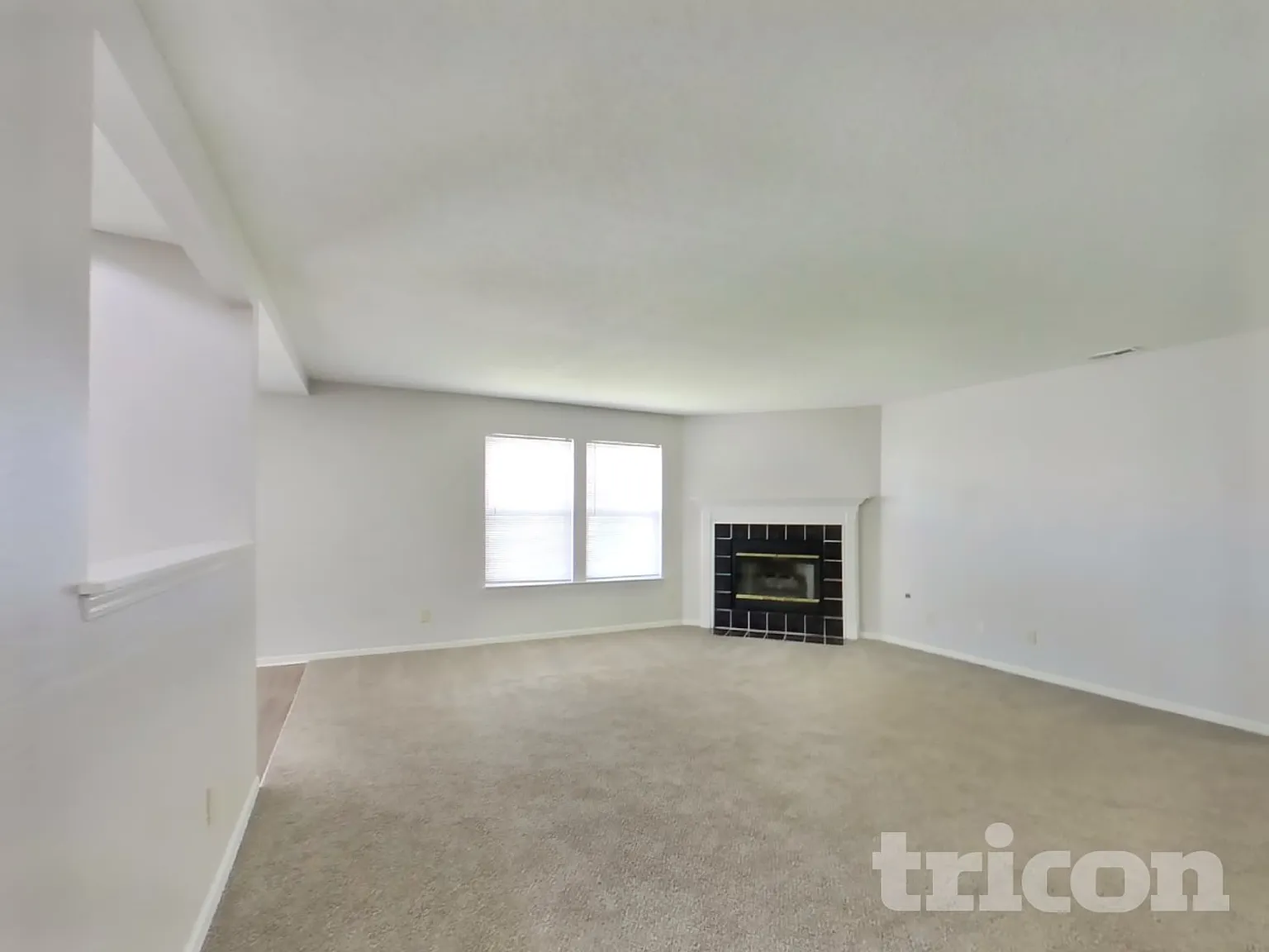 5753 N Jamestown Drive McCordsville IN — Photo 3