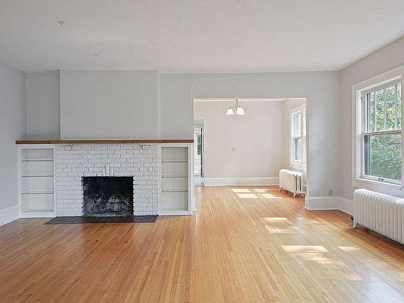 4th image of 4915 Thomas Ave S #1