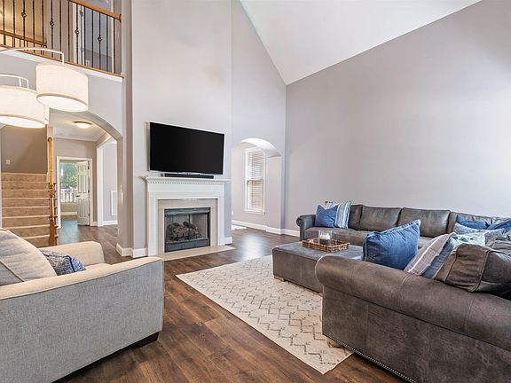 4th image of 2295 Abbeyglen Cir