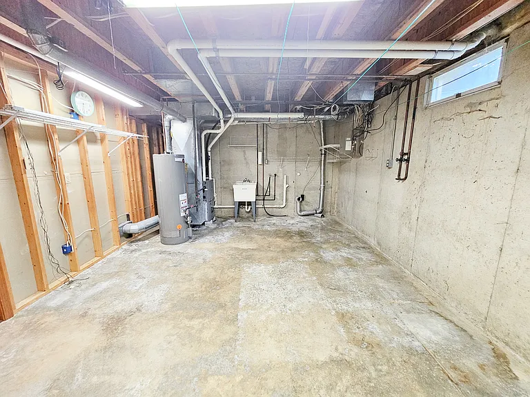 6 Melrose Pl — Photo 17