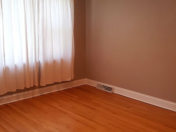 4th image of 3212 Dora St