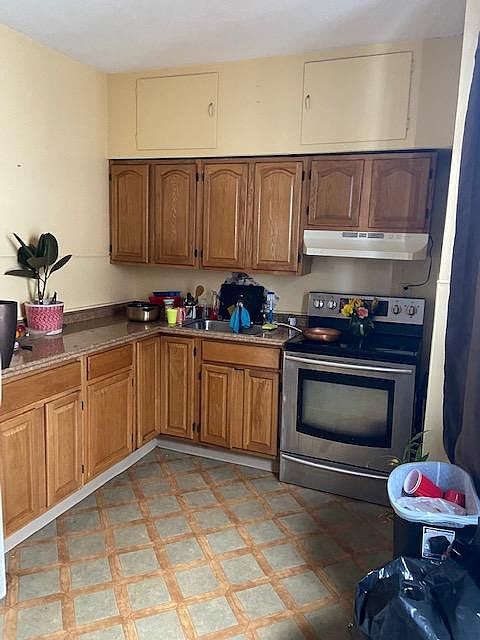 2nd image of 233 S Madison St Floor 2