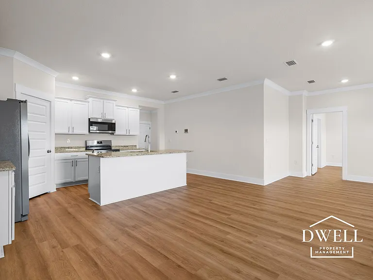 1009 Hayward Loop — Photo 11