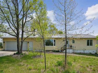 1264 320th St, Moscow, IA 52760