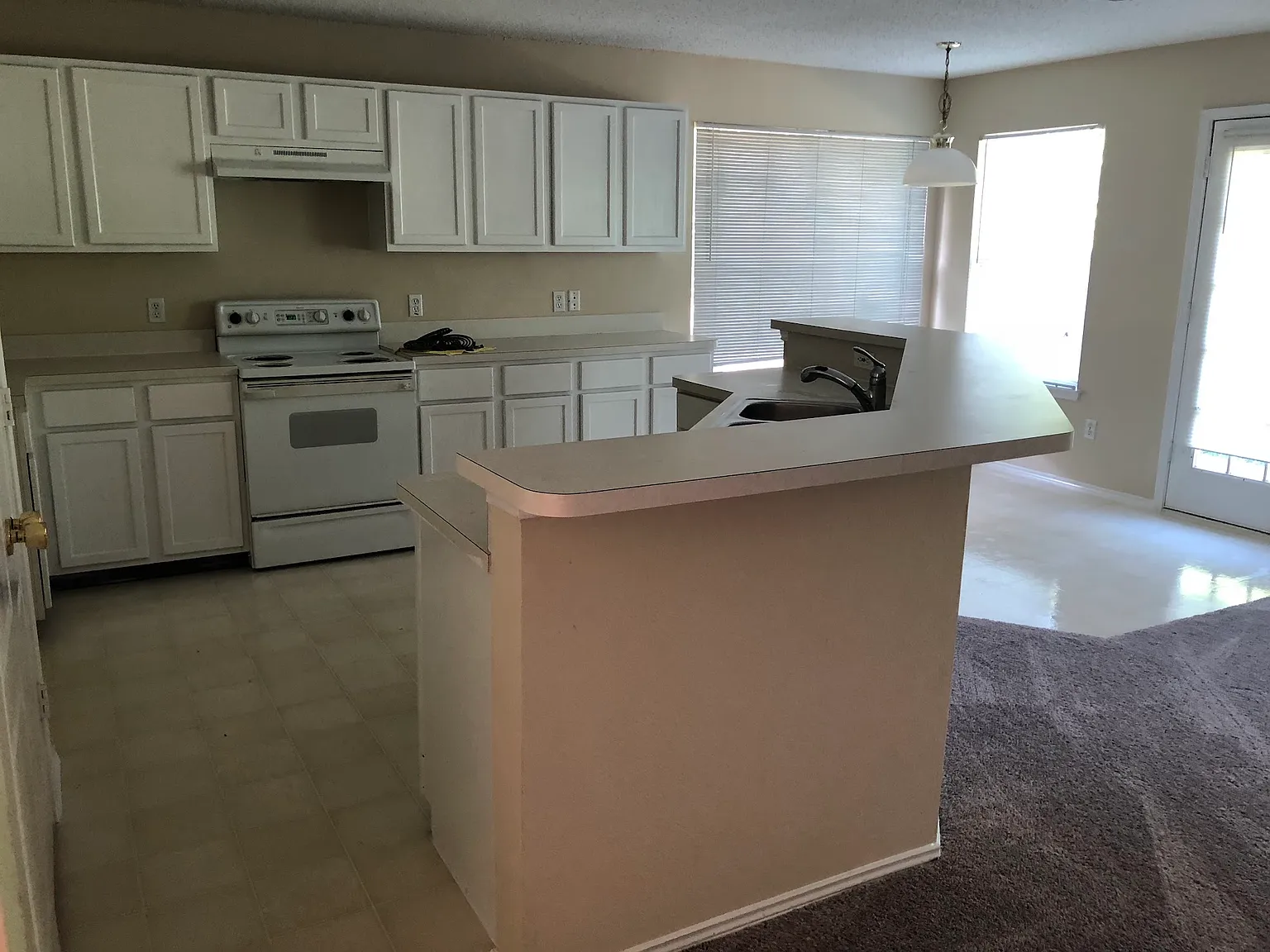 4 bed, 2130 sqft, $2,500 — Photo 4