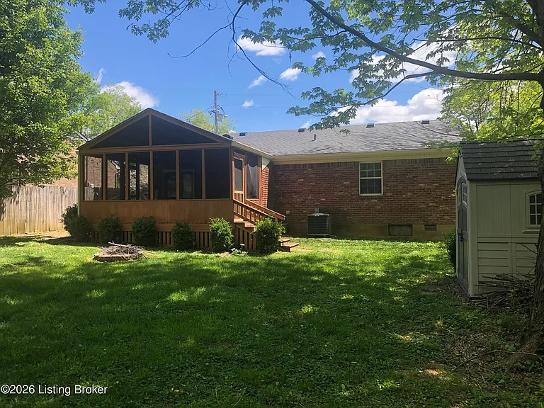 6811 Cedarwood Dr — Photo 2