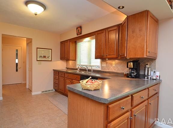 3rd image of 11018 N Buckskin Ct