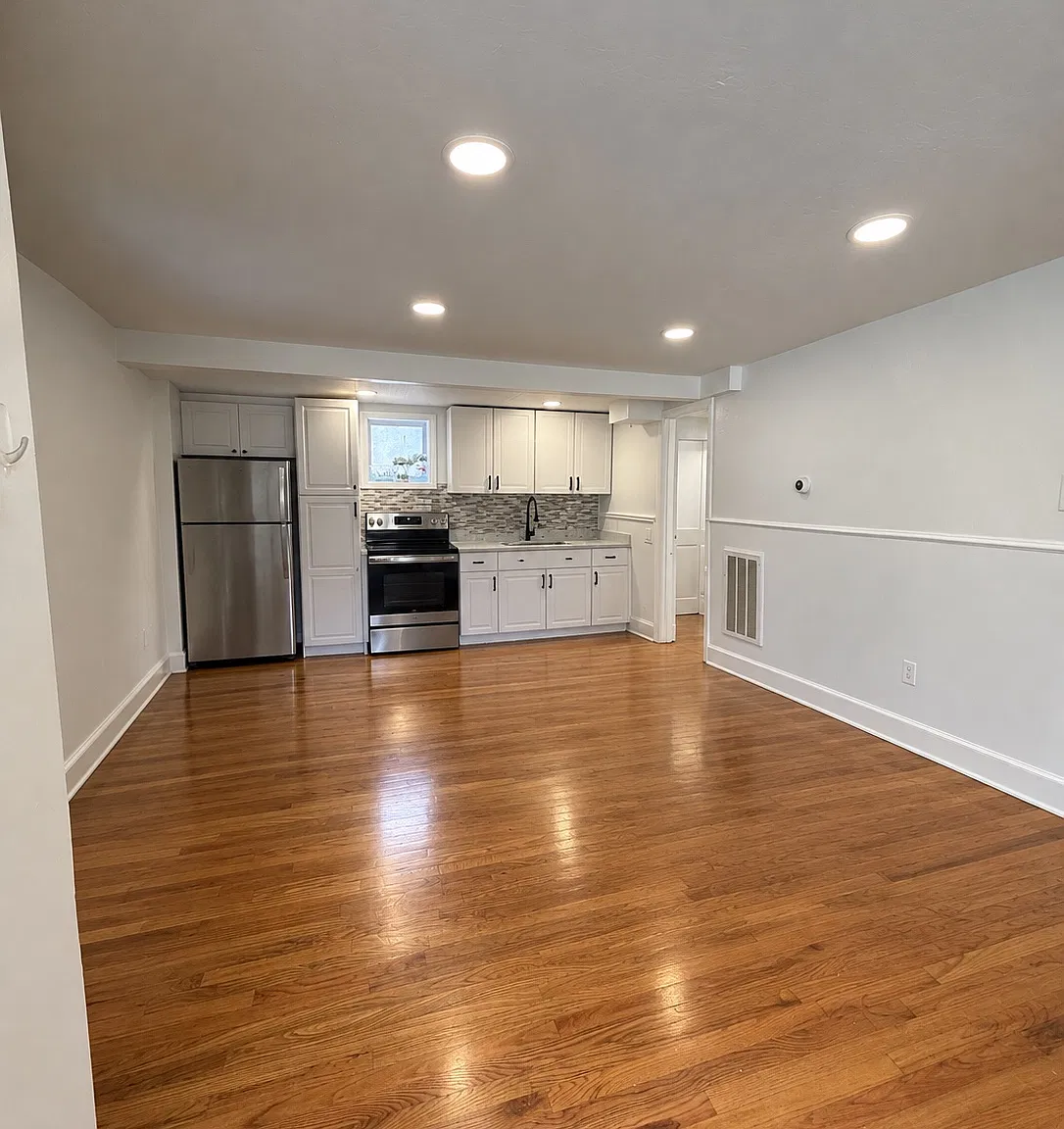 Studio, $1,500 — Photo 1