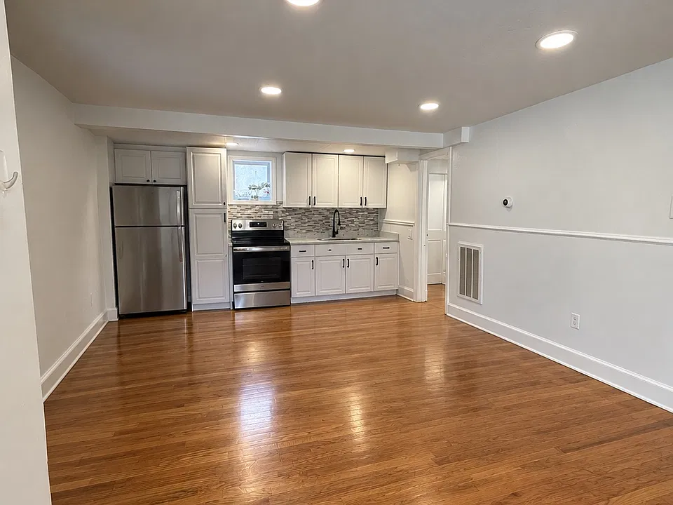 82 Hollingsworth St #3