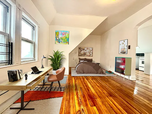 Rented by Pear NYC LLC | media 22