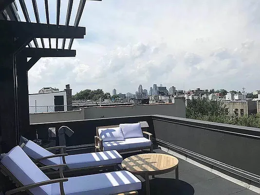 Rented by Tapiro Realty | media 13