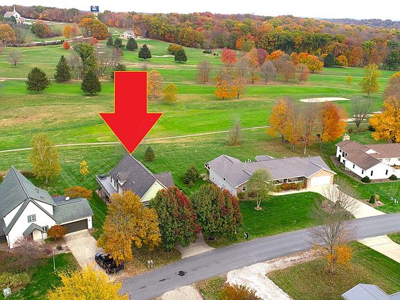 3rd image of 926 Fairway Dr