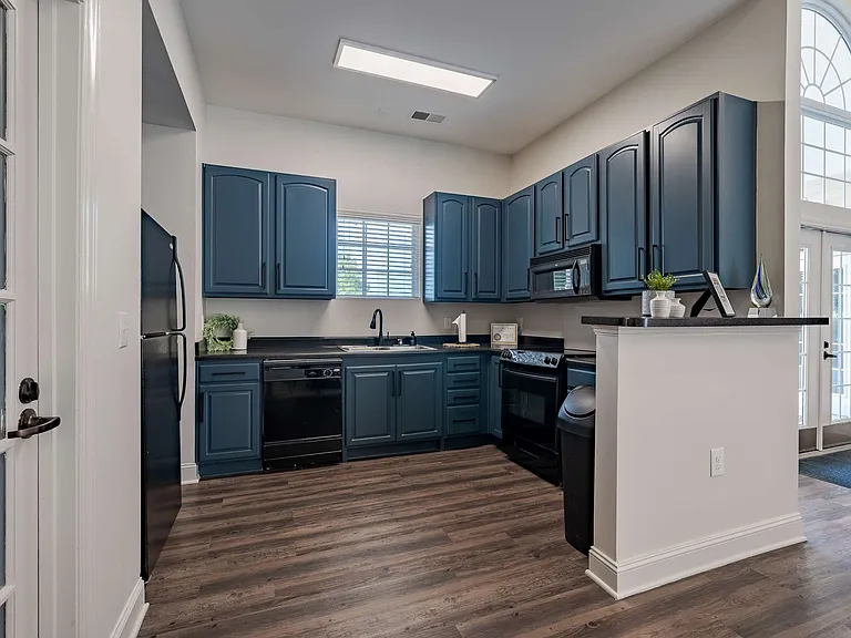 Legacy at Berkeley Place — Photo 18