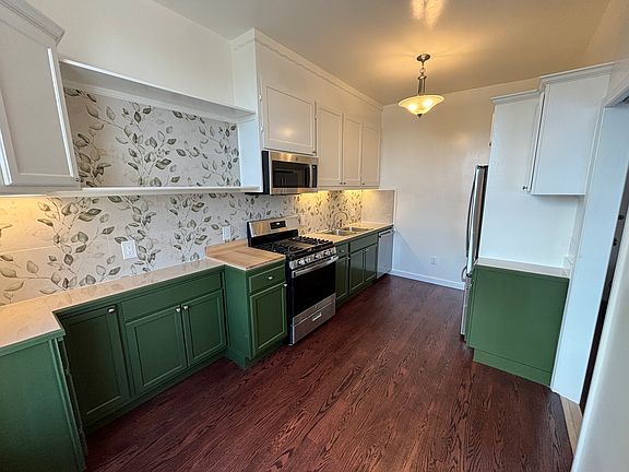 2nd image of 2912 California St APT 5