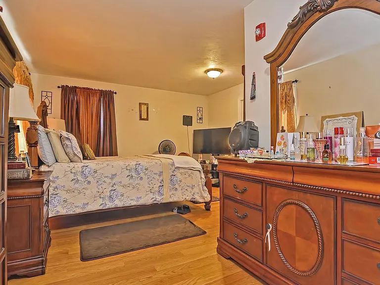45 Nightingale St #B — Photo 3