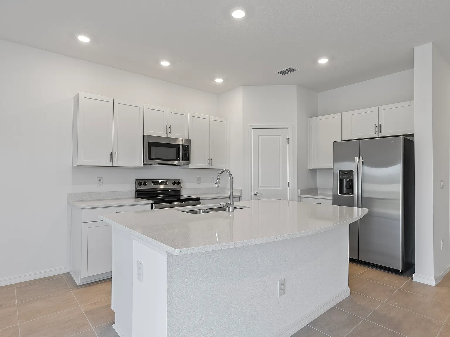3 bed, 1373 sqft, $2,200 — Photo 4