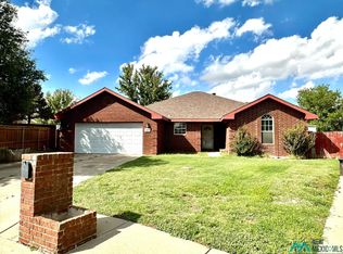 2112 Northglen Dr, Clovis, NM 88101
