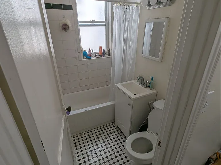 352 Riverway #3 — Photo 8