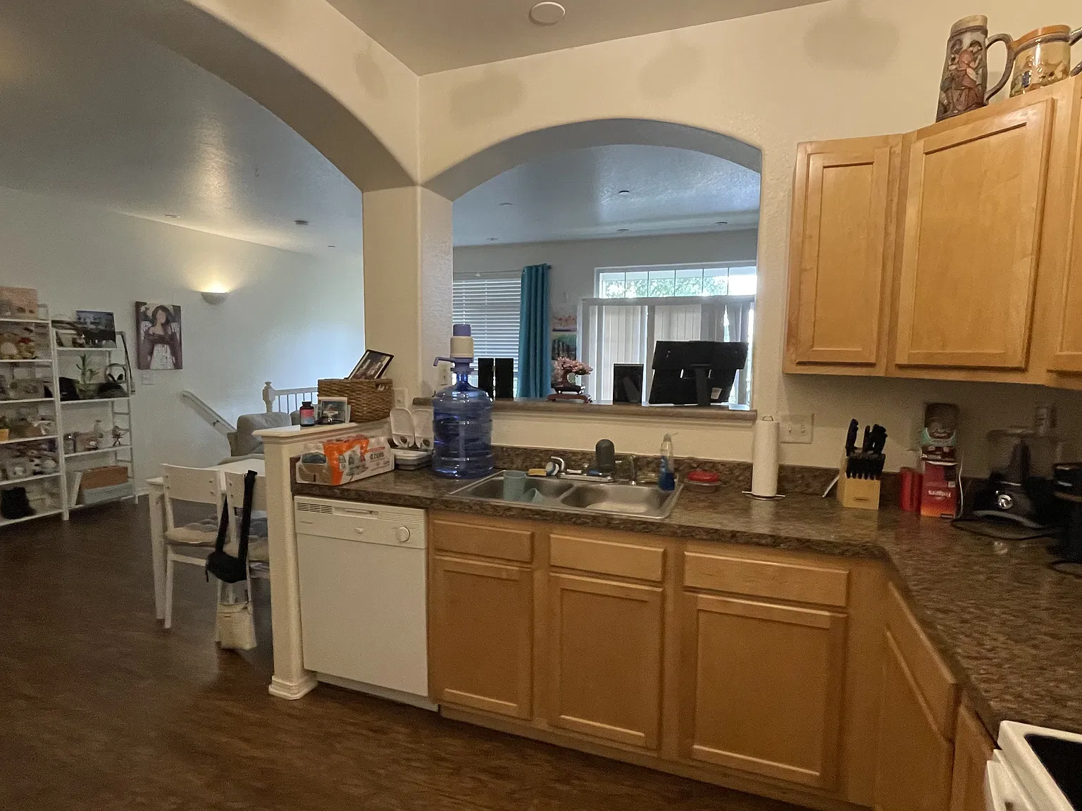 2 bed, 1300 sqft, $1,995 — Photo 4