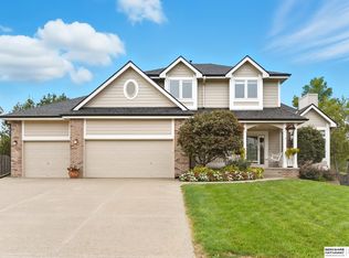 13760 Camden Ave, Omaha, NE 68164