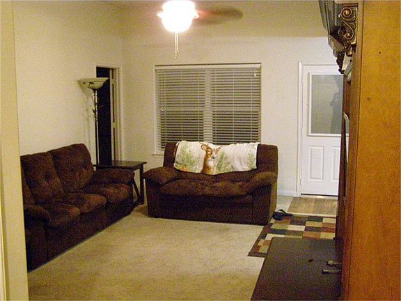 3rd image of 895 Driftwood Ln