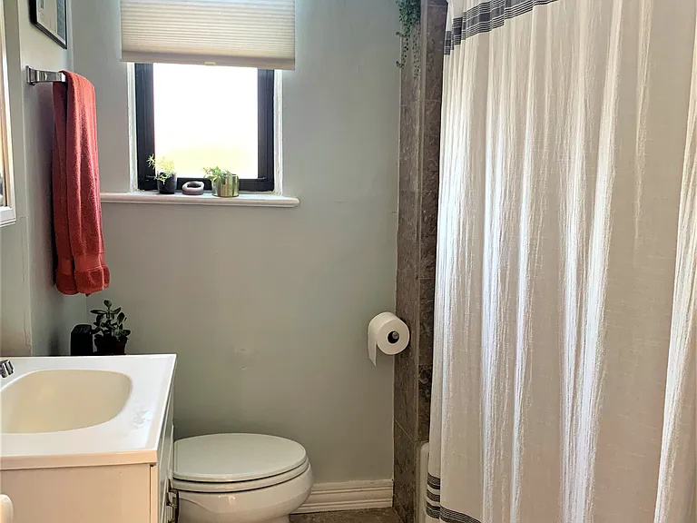2031 W Moffat St #3 — Photo 11