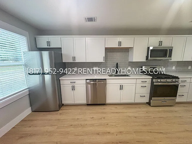 3810 Weslow St — Photo 6