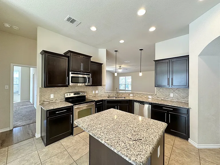 3383 Vineyard Trl — Photo 12