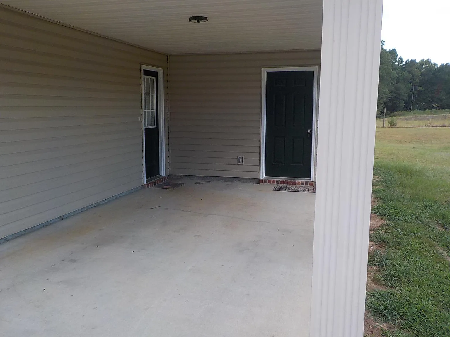 3 bed, 1320 sqft, $1,350 — Photo 3