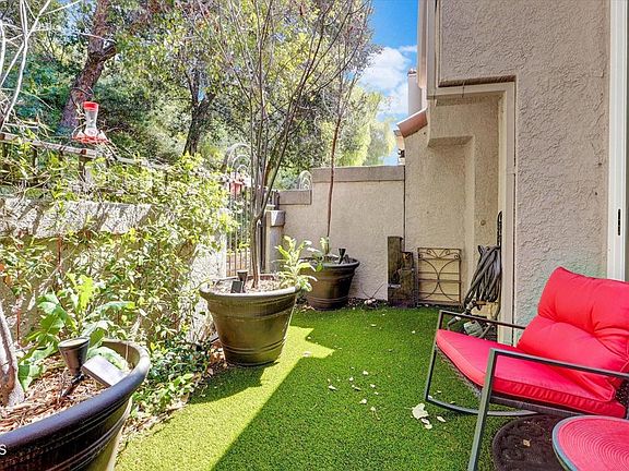 4th image of 22337 Mission Cir