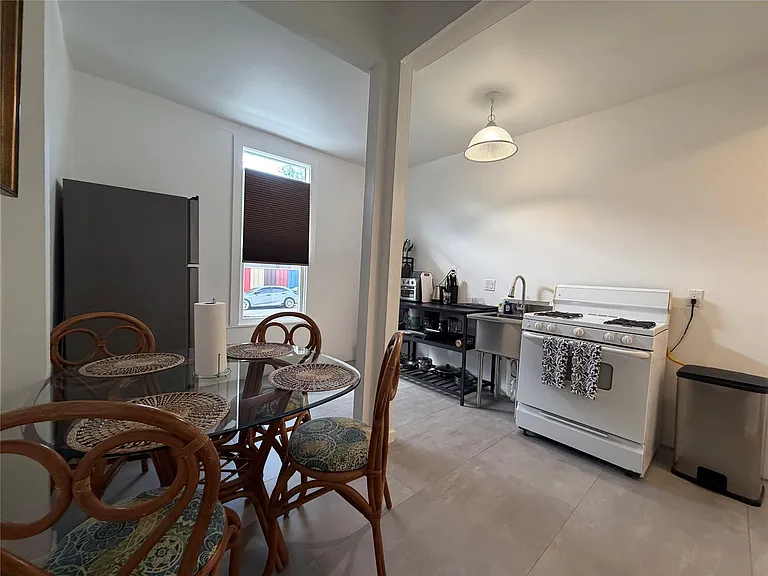 318 Hyde Park Blvd #A — Photo 23