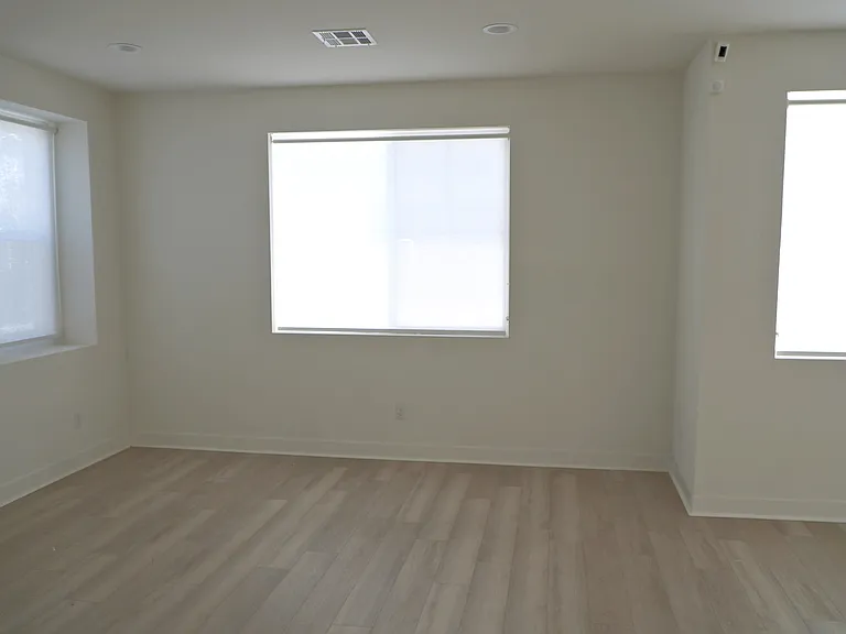 4260 S Crisanta Privado — Photo 14