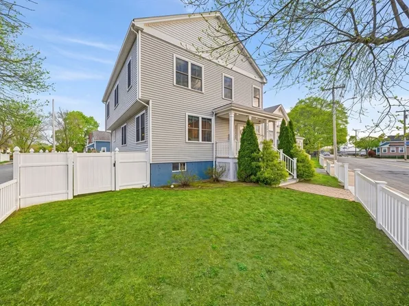 305 Lynn St, Malden, MA 02148