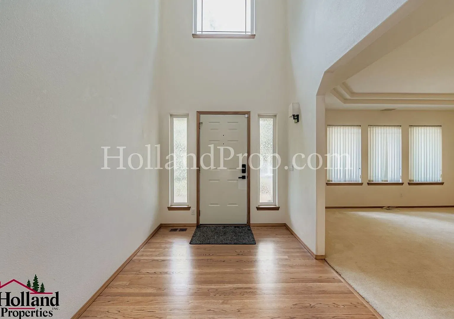 Charming Single-Level Home in Private Cul-de-Sac Spacious Living, RV Parking & More! — Photo 4