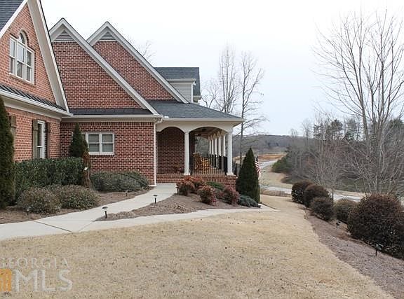 4th image of 556 Old Lake Ln