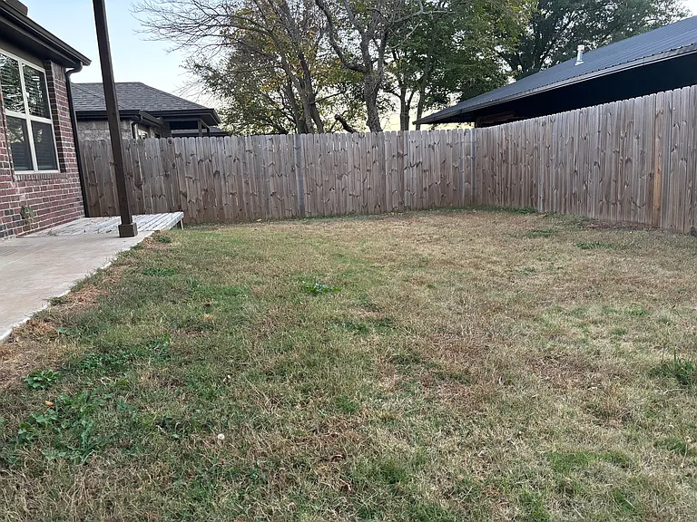 533 Vee St — Photo 16