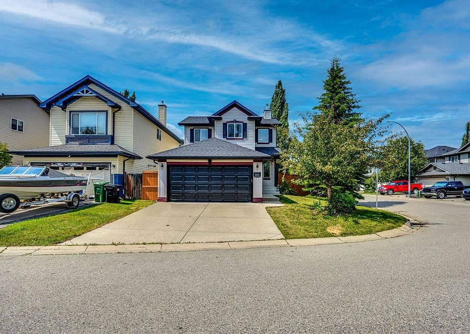 1st image of 191 E Cranwell Cres SE