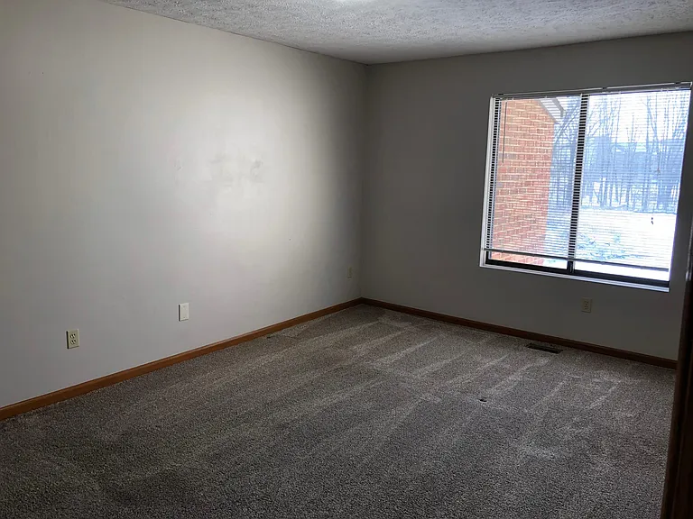 2329 Coyote Creek Dr — Photo 32