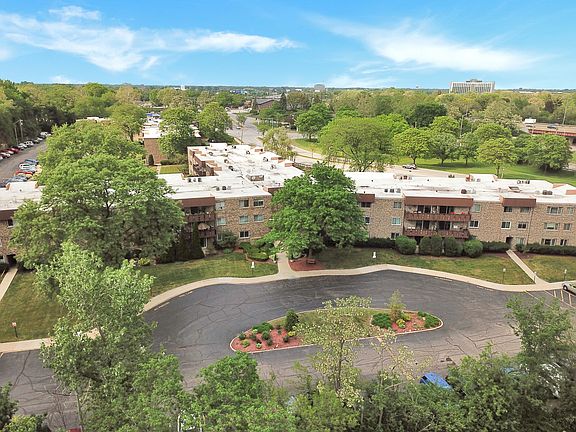 2nd image of 2650 Brookwood Way Dr APT 121