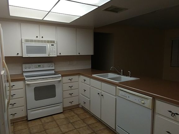 Extra Large Kitchen