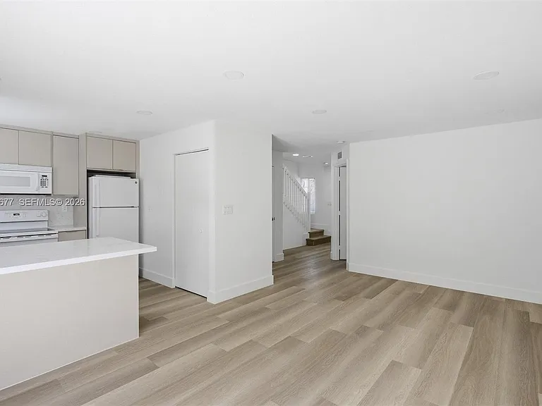 82 SW 3rd Ct — Photo 15