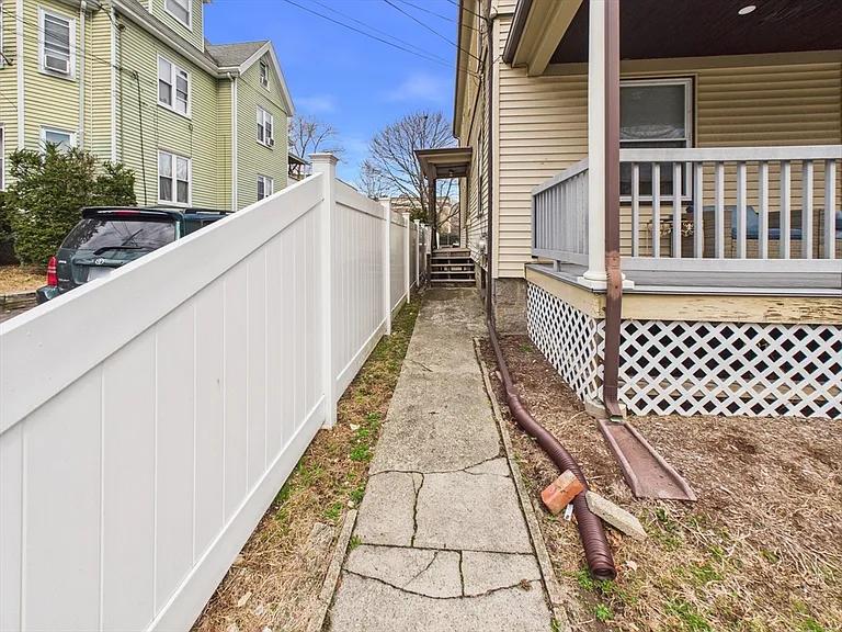 5-7 Hoyle St #7 — Photo 16