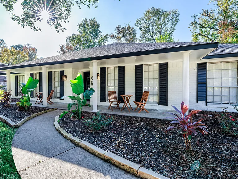 25607 Oakhurst Dr — Photo 24