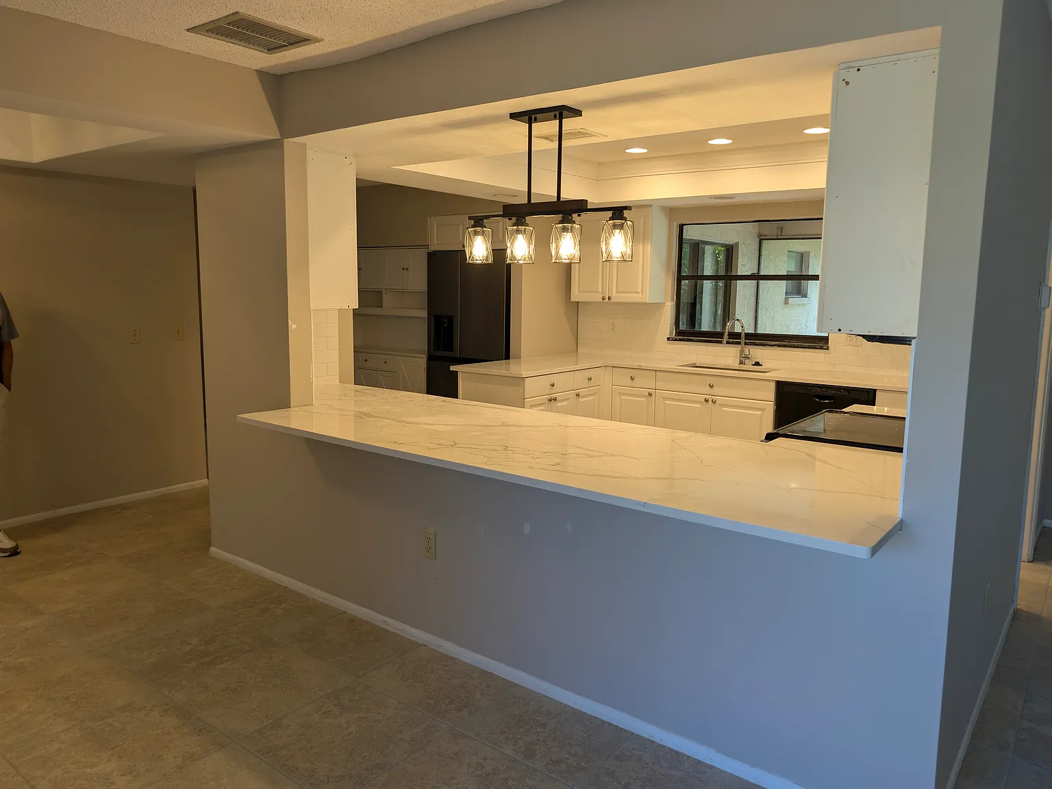 115 Mimosa Dr — Photo 2