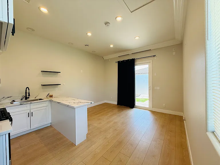 6179 Bluegrass Ave #B — Photo 7