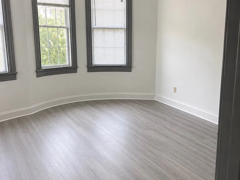 2324 Madison Ave #2 — Photo 2