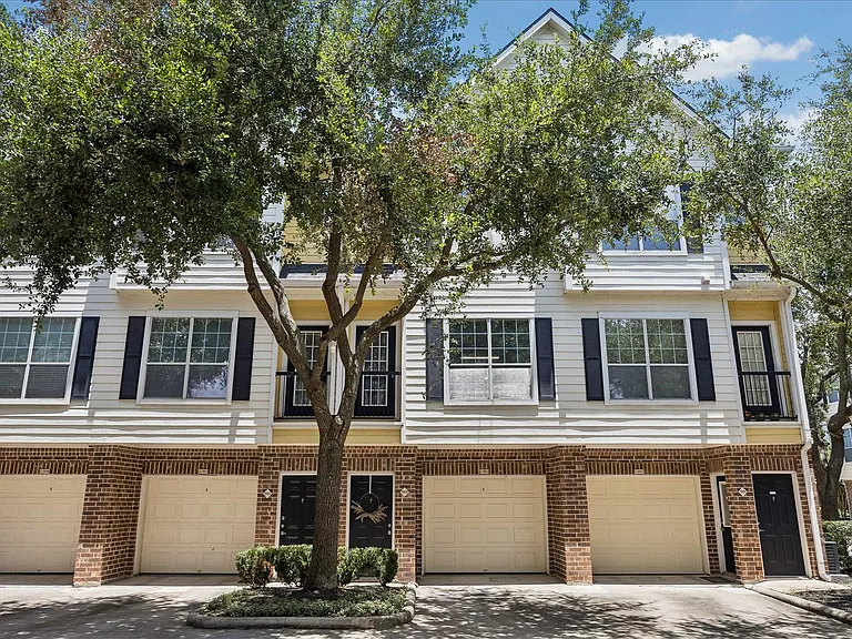 9200 Westheimer Rd #1902 — Photo 1